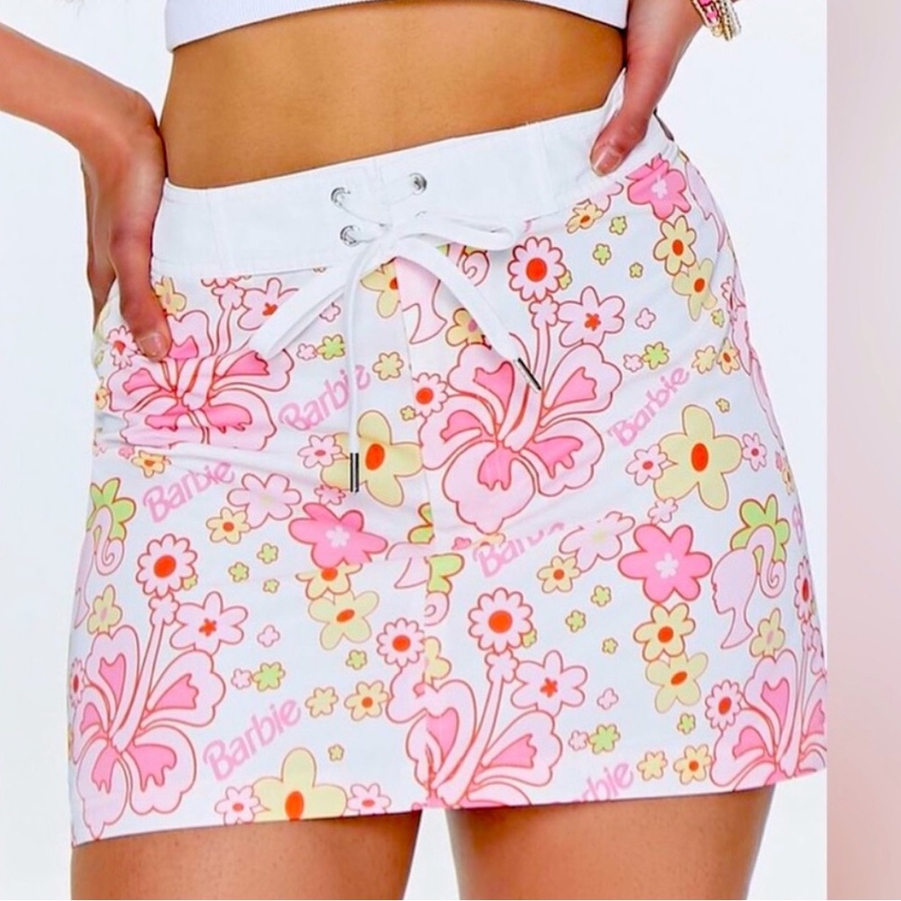 FOREVER 21 BARBIE HIBISCUS SWIM BEACH SKIRT MESH LINED Size XS - Picture 1 of 12